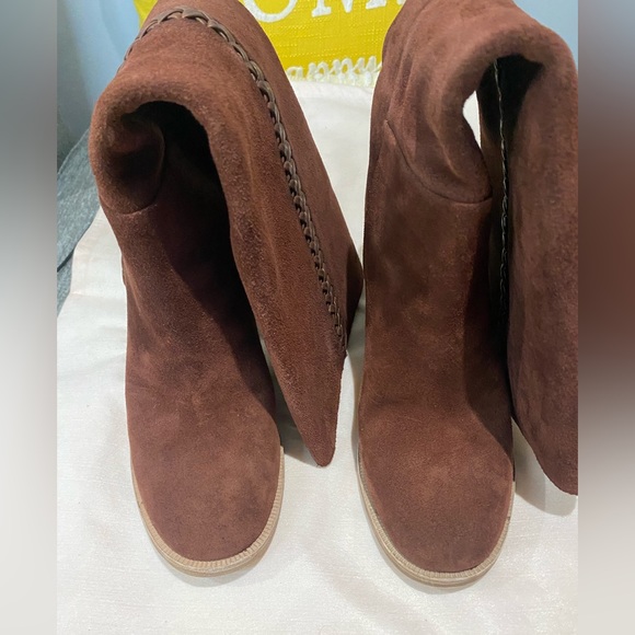 UGG Maeva sophisticated suede boot - Picture 3 of 6